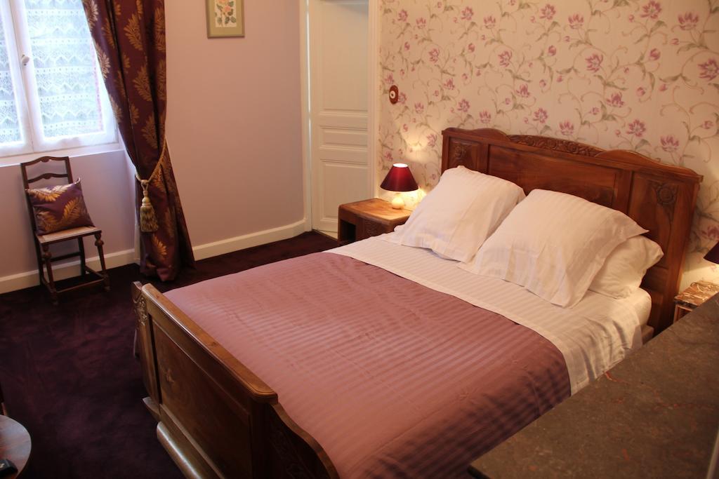 Chateau Lezat - Chambres D'Hotes เลอ ซูเตอร์เรน ห้อง รูปภาพ